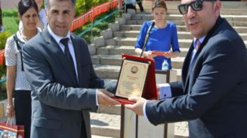 Osmaniye'de 58 k&ouml;y okulu k&uuml;t&uuml;phanesine kitap dağıtıldı