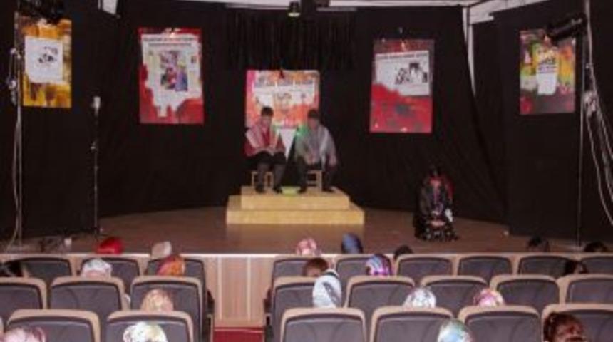 Sahnede, 'kadına Şiddete Hayır' Mesajı