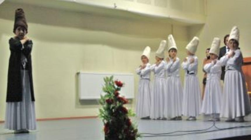 İlk&ouml;ğretim &ouml;ğrencilerinin sema g&ouml;sterisi beğeni topladı