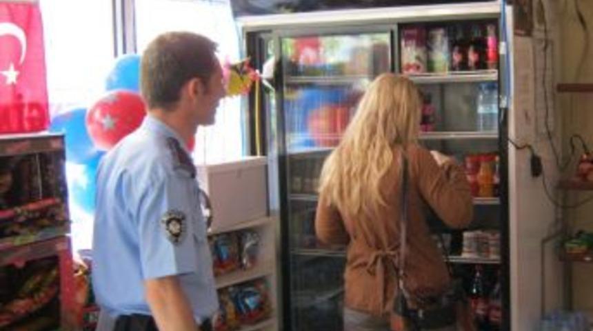 Zabıta Okul &Ccedil;evresindeki İşletmeleri Denetledi