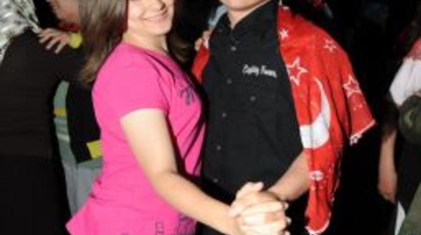 Askere Gidecek Engellilere Kınaları Yakıldı