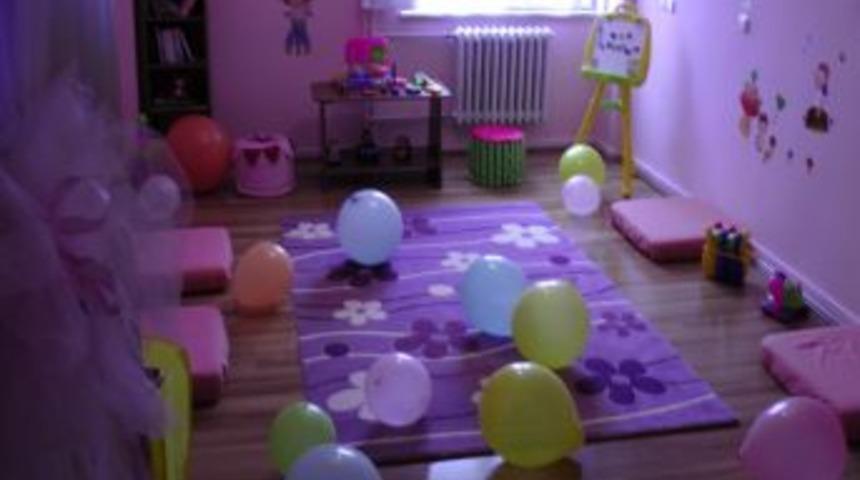 &Uuml;niversite &Ouml;ğrencilerinden Hastaneye &Ccedil;ocuk Oyun Odası