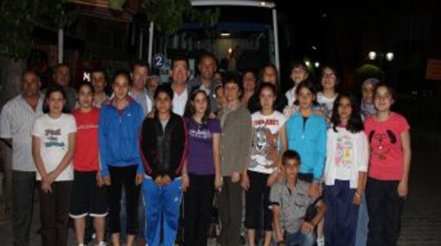 Kılın&ccedil; Ve Erim Bayan Basket&ccedil;ileri Şampiyonluk İ&ccedil;in Uğurladı