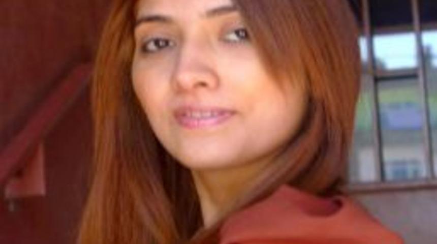 Liseli kız, '&ccedil;ocuk kavgası' nedeniyle 2 kişiyi &ouml;ld&uuml;rd&uuml;