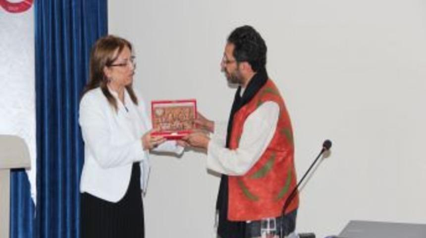 Yazar Sinan Yağmur &Uuml;niversite &Ouml;ğrencileri İle Buluştu