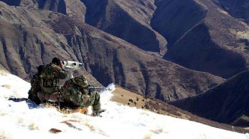 PKK'lılar askeri birliğe saldırdı!