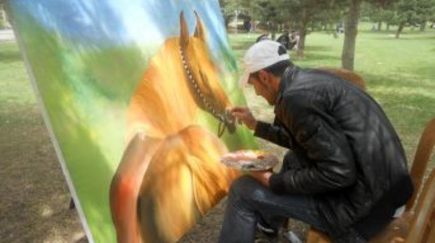 A&Uuml;'de Bahar Şenliği devam ediyor