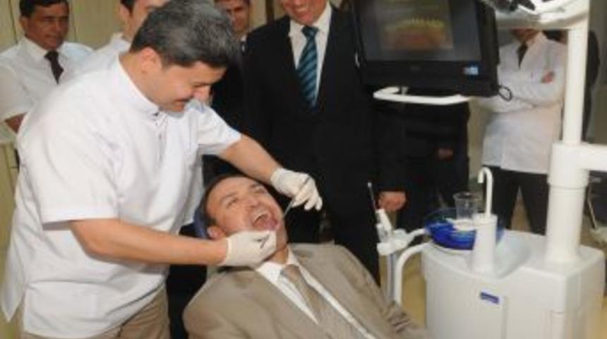 &Uuml;niversite, g&uuml;nde 300 diş hastasını tedavi edecek