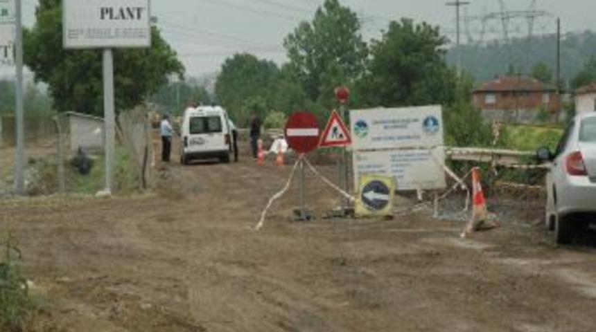 Girilmez Levhasına Aldırmayınca İsale Hattı &Ccedil;ukuruna U&ccedil;tu