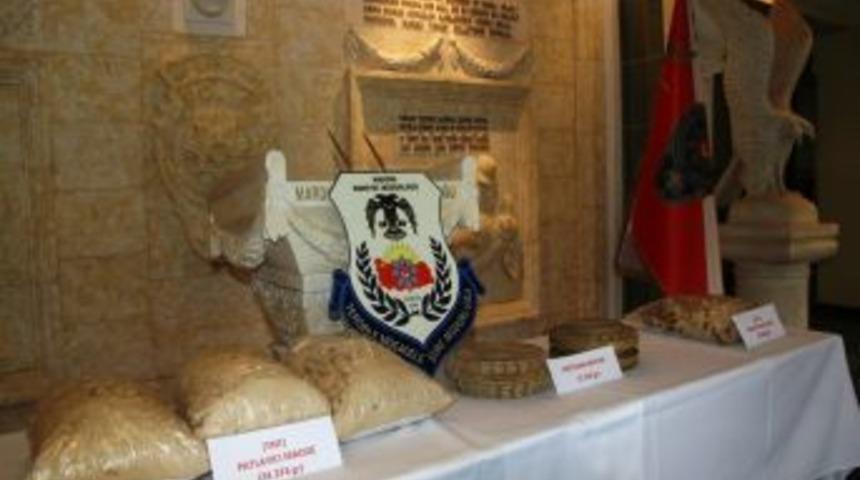 Mardin'de Ele Ge&ccedil;irilen 35 Kilogram Patlayıcı Teşhir Edildi