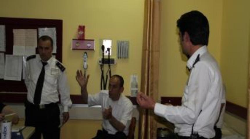 Erzurum'da G&uuml;venlik G&ouml;revlilerine Saldırı