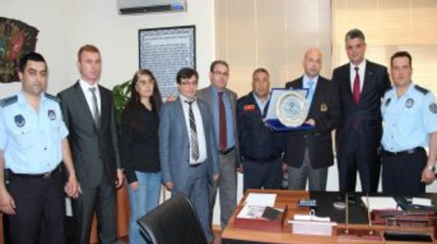 T&uuml;rk Yerel Hizmet-Sen'den Başkan Ok'a plaket
