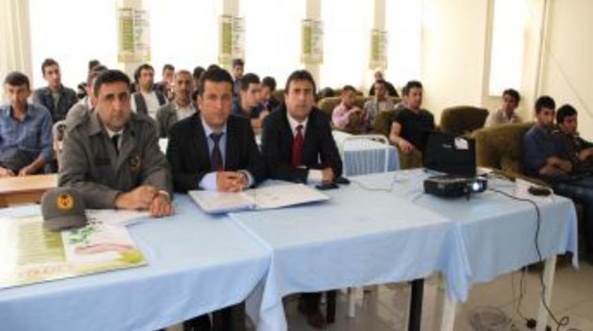 Hakkari'de Yeni İşe Alınanlara Fidan Dikim Eğitimi
