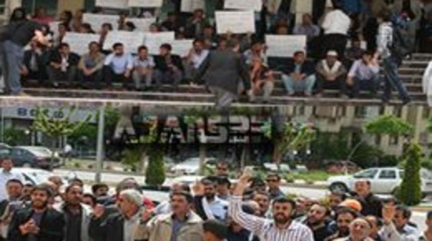 Elazığ Belediyesi protesto edilliyor