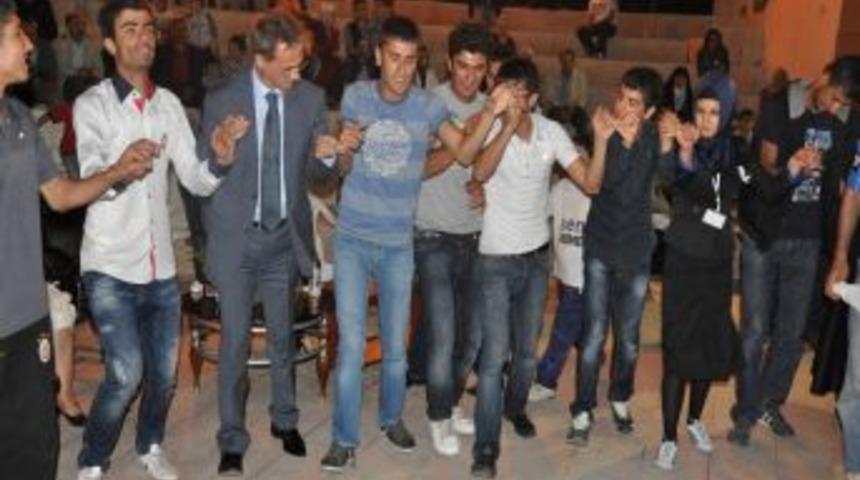 &Ccedil;&ouml;lyaklı hastalara moral gecesi
