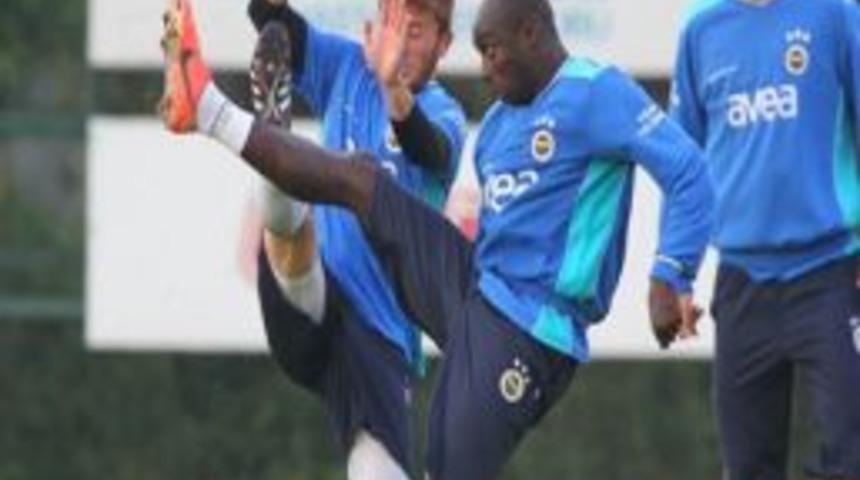 Fenerbah&ccedil;e, &ccedil;alıştı ve kampa girdi