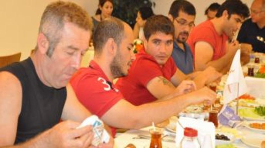 Medline Hastanesi'nden Engelli Basketbolculara Destek
