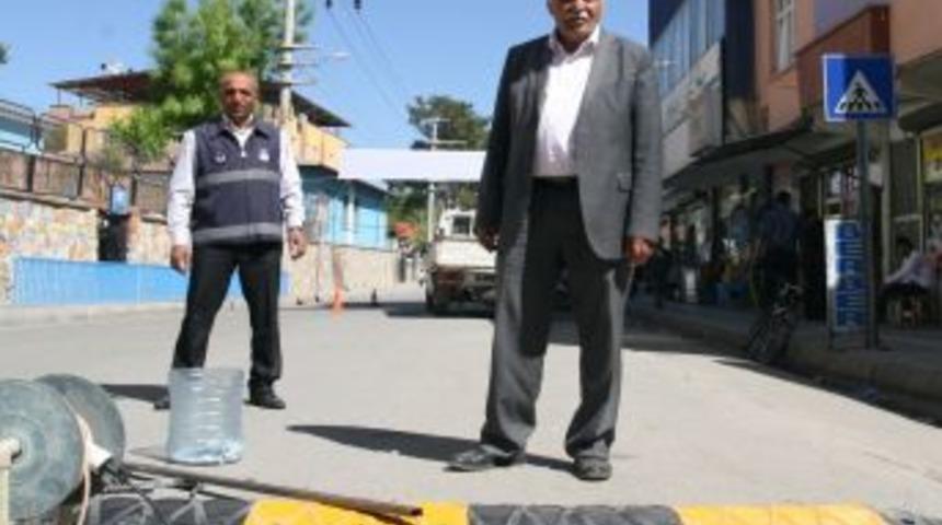 Silvan'a Hız D&uuml;ş&uuml;r&uuml;c&uuml; Set Yapıldı