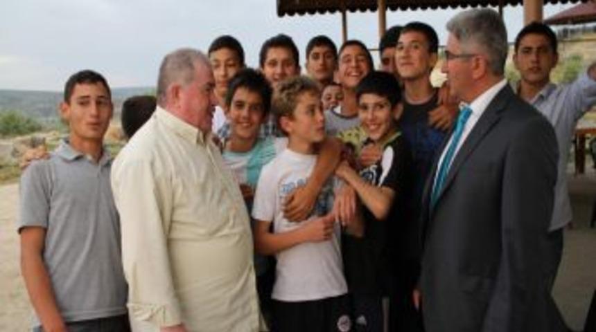 K&ouml;pr&uuml;başı'nda Sbs'ye Girecek &Ouml;ğrencilere Moral Yemeği