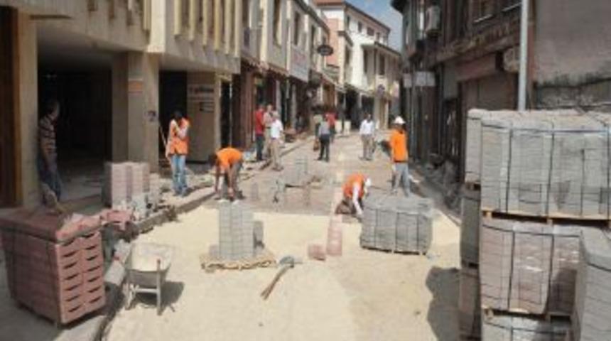 Altındağ 'da &Uuml;&ccedil; Sokakta Yol Yenileme &Ccedil;alışması Başladı