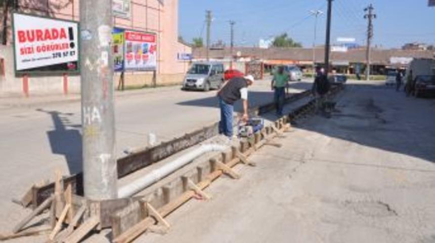 Alaplı Belediyesinden Ref&uuml;j Ve Kaldırım &Ccedil;alışması