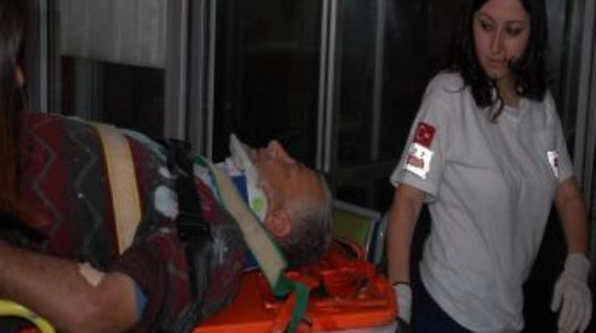 &Uuml;zerine Demir Kapak D&uuml;şen İş&ccedil;i Ağır Yaralandı