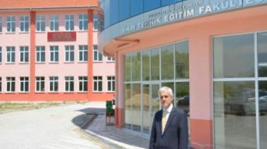 Dekan Gavas'tan Simav Teknoloji Fak&uuml;ltesine Yeni &Ouml;ğrenci Alımı M&uuml;jdesi