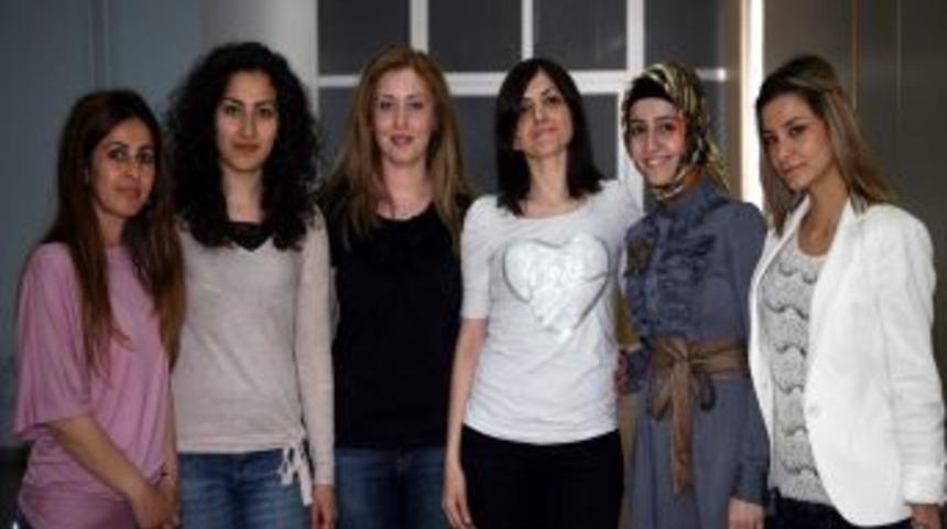 &Uuml;niversitelilerden 'yedi Artı Bir G&ouml;r&uuml;nt&uuml; Sanatı' Sergisi