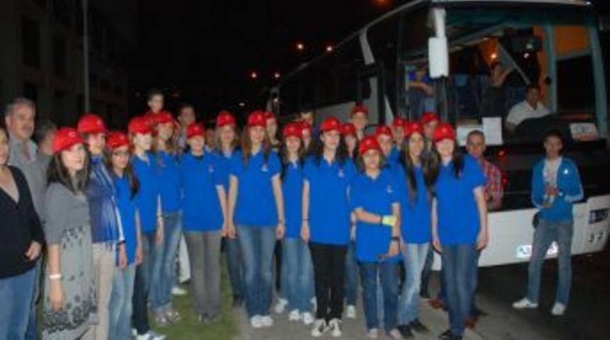 İzmir Emniyeti başarılı &ouml;ğrencileri &Ccedil;anakkale gezisine g&ouml;t&uuml;rd&uuml;