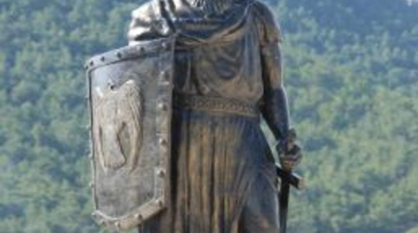 Alman İmparatorunun Heykeli Yeni Yerinde