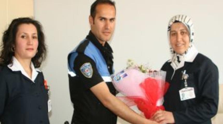 Tdp, Hemşireler G&uuml;n&uuml;'n&uuml; &Ccedil;i&ccedil;ekle Kutladı