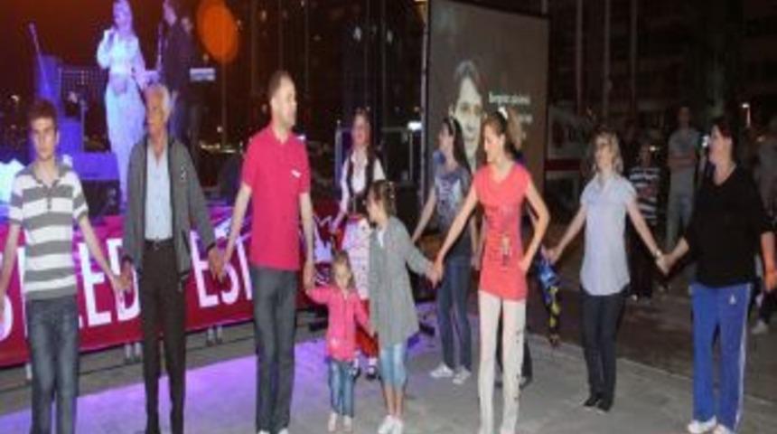 İzmir K&ouml;rfezinde Balkan R&uuml;zgarı