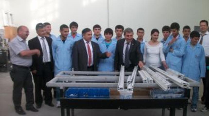 &Ccedil;ogem, B&uuml;nyesindeki &Ccedil;ocukları Meslek Sahibi Yapıyor