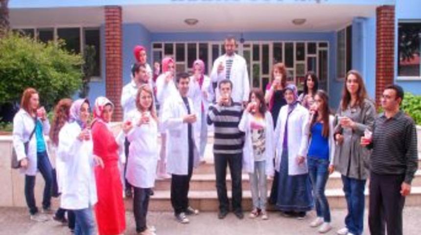 Hekim S&uuml;t Kapılarını &Uuml;niversitelilere A&ccedil;tı
