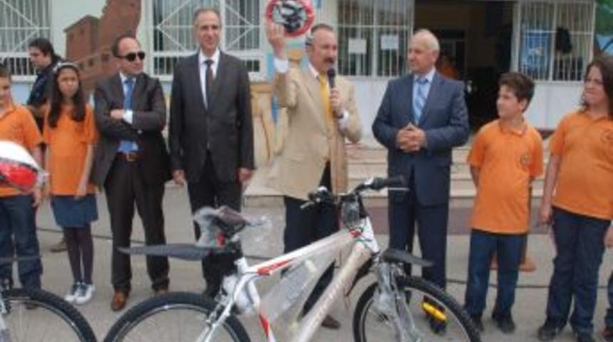&Ouml;ğrenciler Bisikletlerine Kavuşuyor
