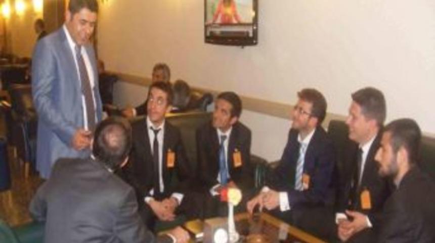 Gen&ccedil;lik Meclisi Anayasa &Ccedil;alıştay Raporunu Tbmm'ye Sundu