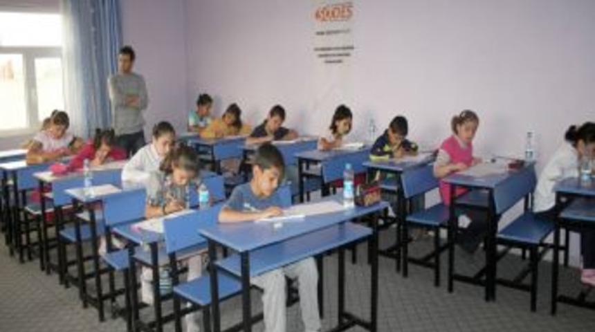 Okuma salonu &ouml;ğrencilerine tablet bilgisayar hediyeli seviye tespit sınavı