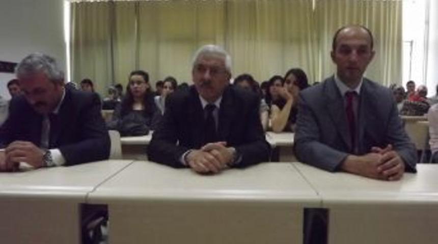 &Uuml;niversitesi &Ouml;ğrencilerine Vakıfların &Ouml;nemi Anlatıldı