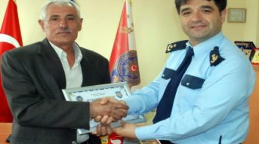 27 Yılda Hi&ccedil; Ceza Yemeyen S&uuml;r&uuml;c&uuml; Yılın Şof&ouml;r&uuml; Se&ccedil;ildi