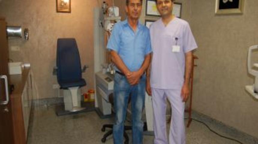 20 Yıllık G&ouml;zl&uuml;klerine Veda Etti