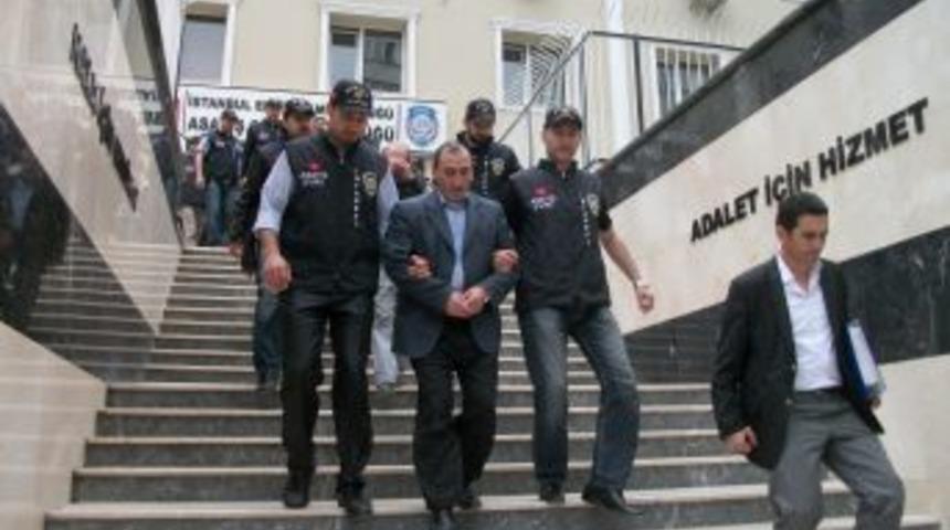 Kızını rahatsız eden şahsı bı&ccedil;aklayarak &ouml;ld&uuml;rd&uuml;