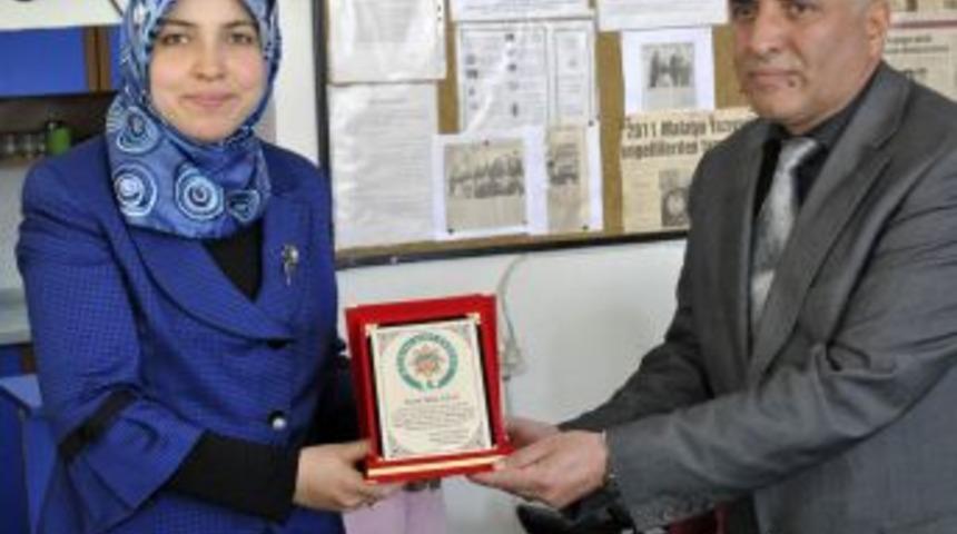 Minik eller 100 bin kapak topladı