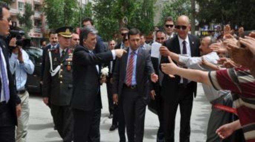 Cumhurbaşkanı G&uuml;l, Adıyaman&rsquo;ın 27 yıllık &ouml;zlemini giderdi