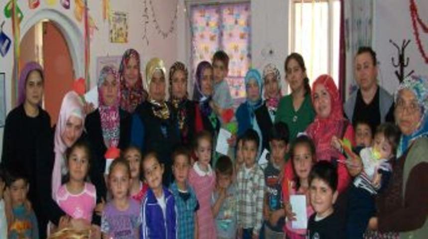 Kula'da Anasınıfı &Ouml;ğrencilerinden Anneler G&uuml;n&uuml; S&uuml;rprizi