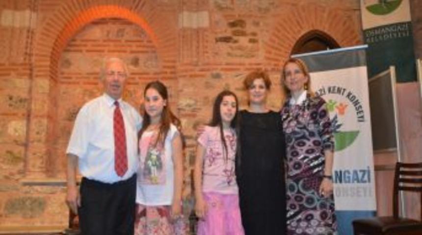 Engelliler Hem Yazdı, Hem Oynadı
