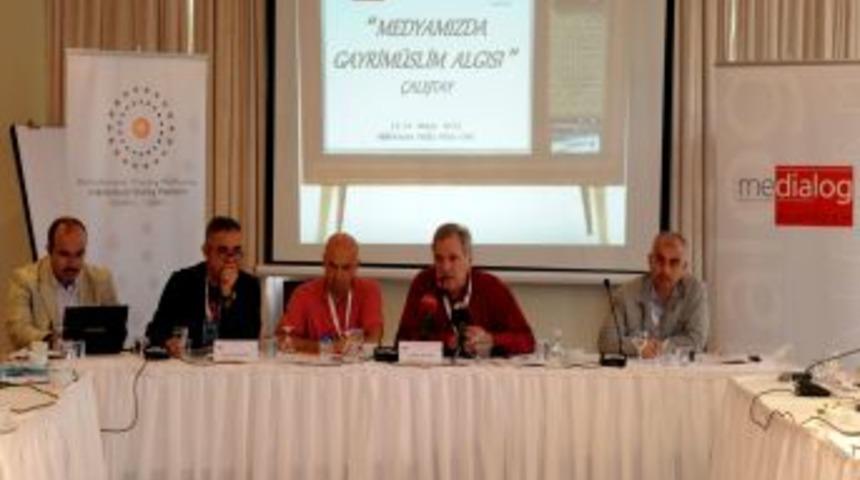 'Medyada Gayrim&uuml;slim Algısı' &ccedil;alıştayının ilk g&uuml;n&uuml; tamamlandı