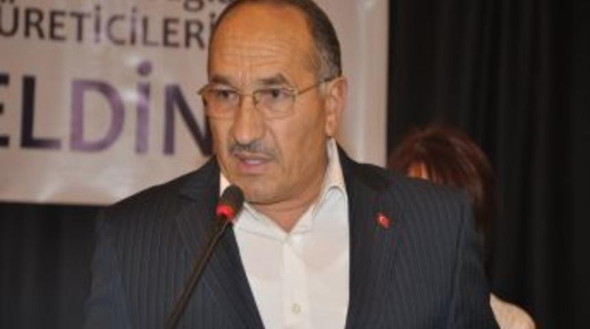 Aksaray S&uuml;t &Uuml;reticileri Birliği'nden 'Okul S&uuml;t&uuml;' projesine destek