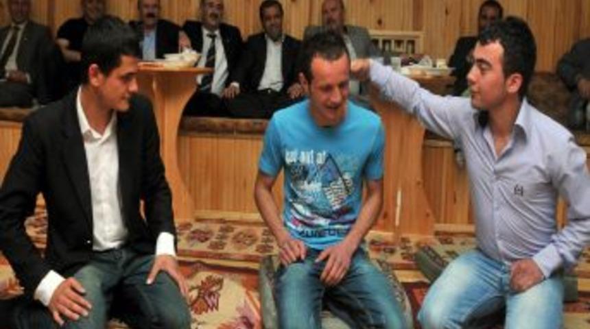 G&uuml;m&uuml;şhane'nin Orta Oyunları Sıra Gecesinde Sergilendi