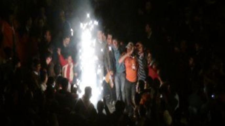 Bitlis&rsquo;te Galatasaraylı taraftarların şampiyonluk sevinci sokaklara sığmadı
