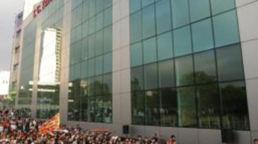 Sarı Kanaryalar, Aslanlar Yeni Y&uuml;zyıl &Uuml;niversitesi'nde Buluştu